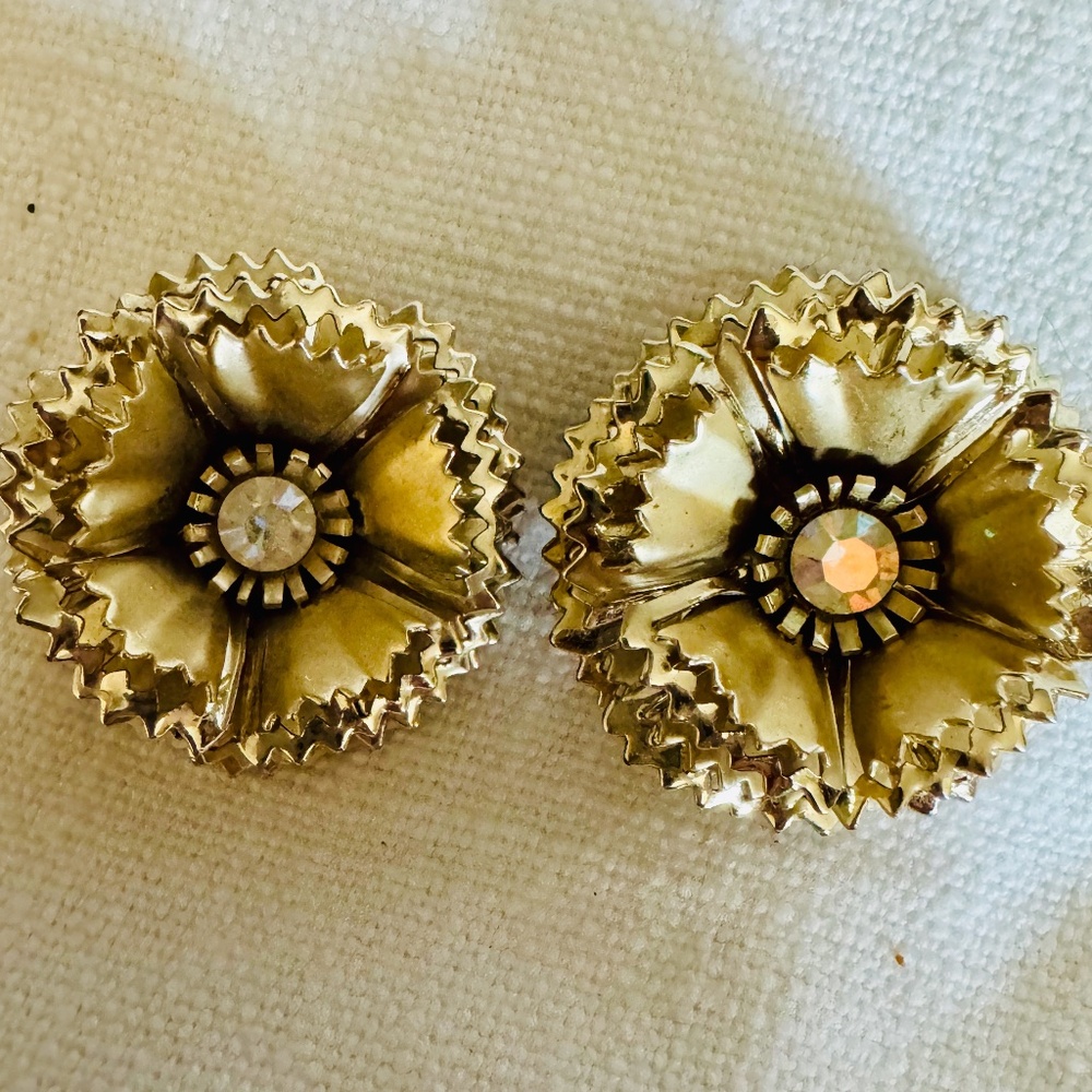 Vintage Gold Tone Carnation Clip on Earring with Aurora Borealis Accents